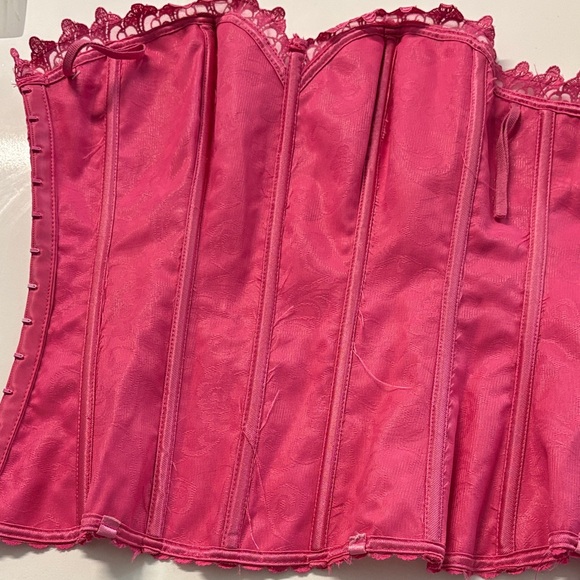 Frederick's of Hollywood Fuchsia Lace Corset - Picture 6 of 7